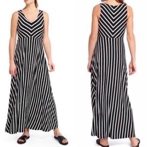 Athleta Dreamin Black White Chevron Stripe Sleeveless Maxi Jersey Stretch Dress